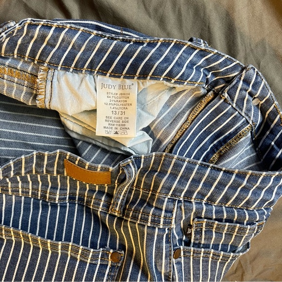 Judy Blue Engineer Striped High Waist Super Flare Jeans 13/31 - Picture 9 of 9